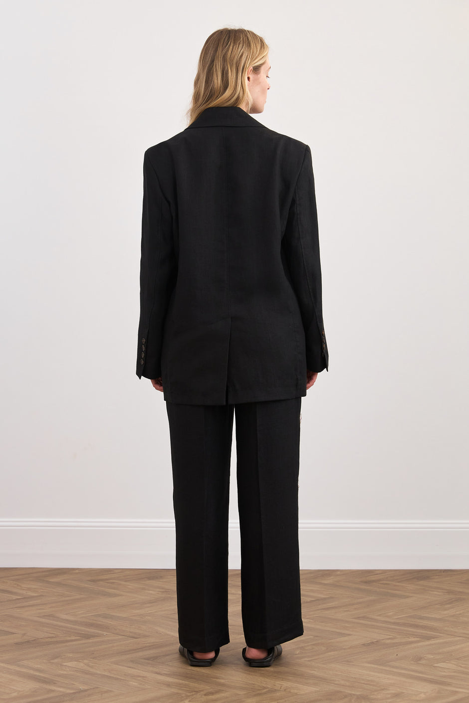 Hand-embroidered suit jacket