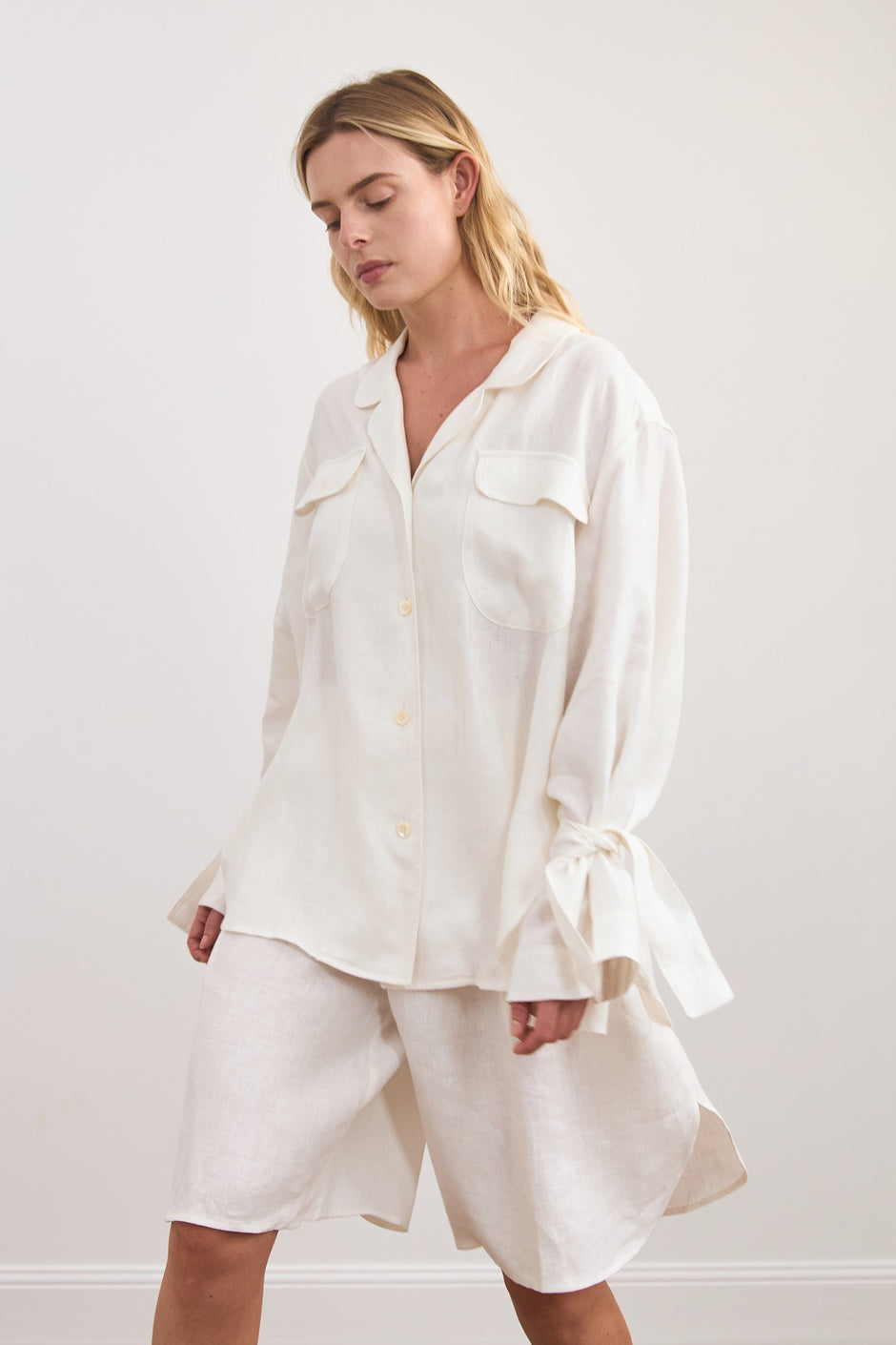 Linen wide-leg shorts