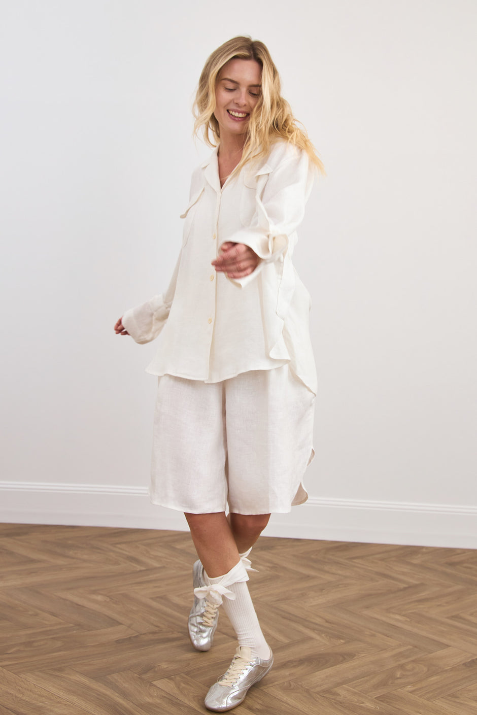 Linen wide-leg shorts