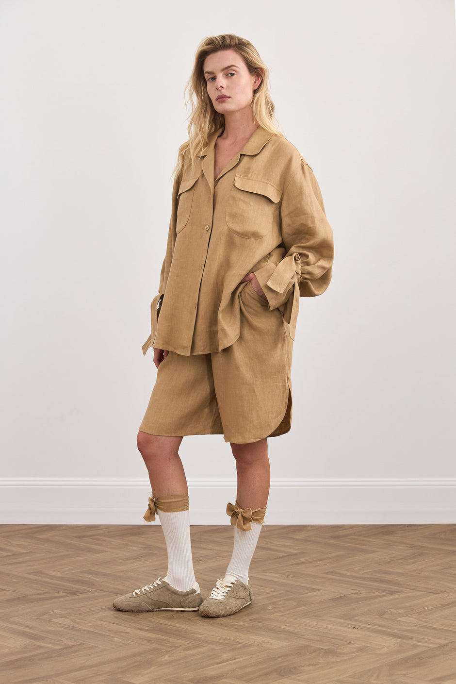 Linen wide-leg shorts