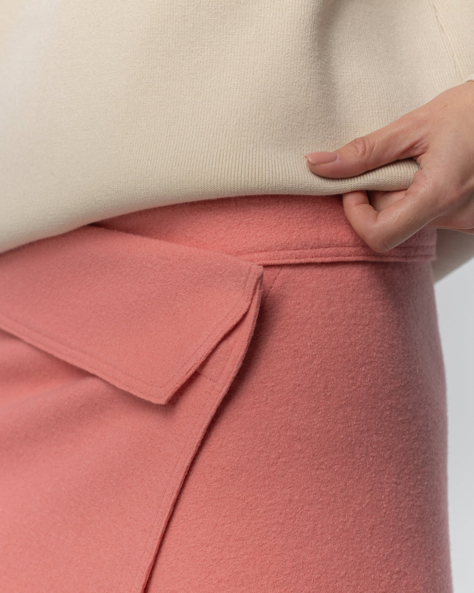 Wool pink skirt