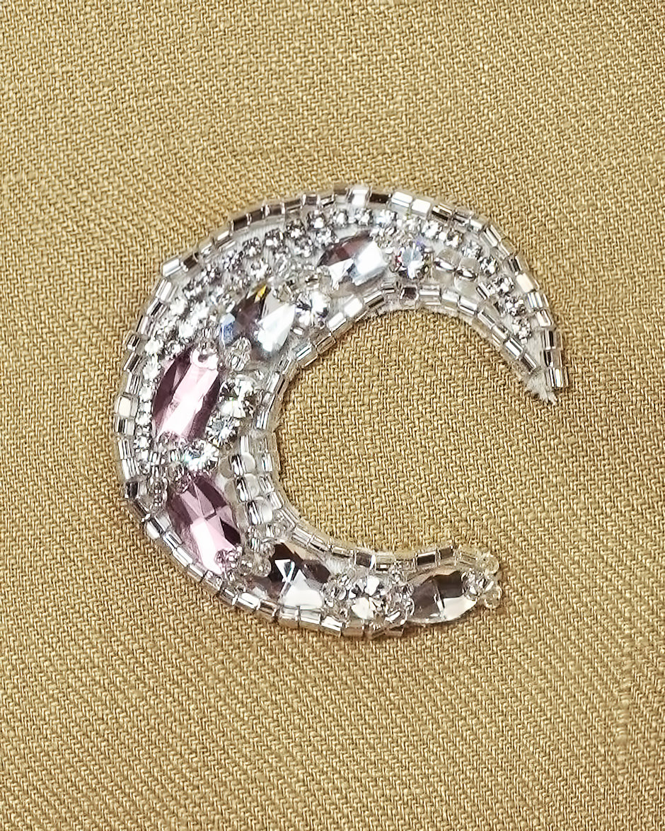 Hand-embroidered linen shorts